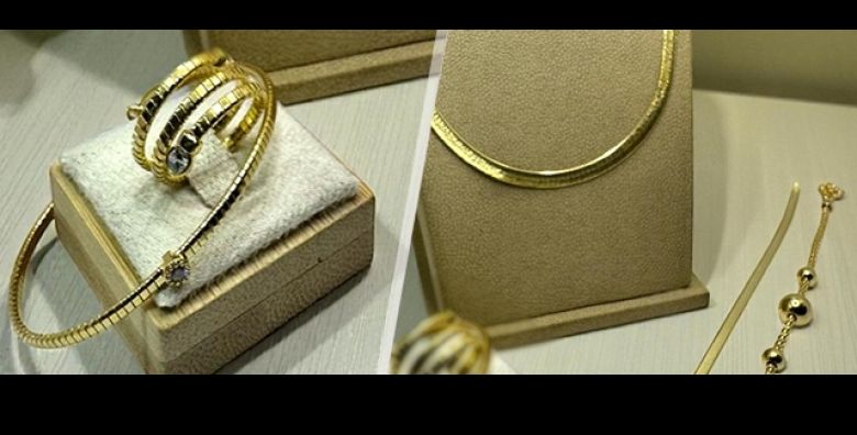 Poklonite nakit dragoj osobi uz neodoljivu ponudu  ogrlica narukvica ili prsten u Zlatarni Vili u Importanne Galleriji u centru Zagreba 