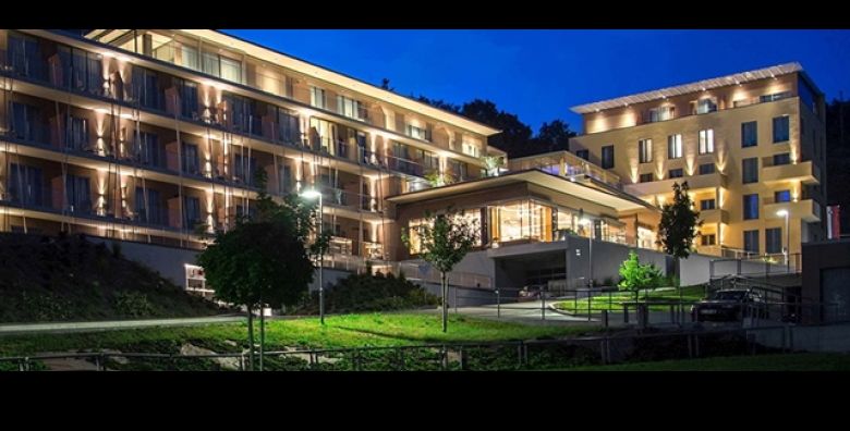  WELLNESS ESCAPE Savrsen luksuzni bijeg u Atlantida Boutique Hotel 5 u Rogaskoj Slatini uz 3 dana i 2 nocenja s polupansionom za 2 osobe opustanje u bazenima i Oazi sauna te pregrst sadrzaja  