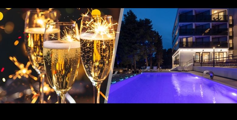 NOVA GODINA tik do mora u Vodicama u elegantnom Hotelu SeeSea uz 1 ili 2 nocenja na bazi polupansiona za 2 osobe pice dobrodoslice casu pjenusca svecani buffet meni i ziva glazba 