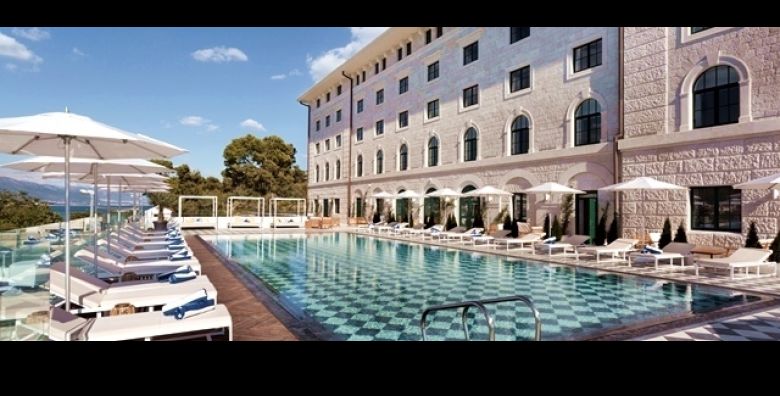 Dizajnerski odmor u srcu Trogira u Brown Beach House 2 nocenja s doruckom za 2 osobe uz saune relax zonu i teretanu te opciju masaze Savrsen proljetni odmor na samoj obali 