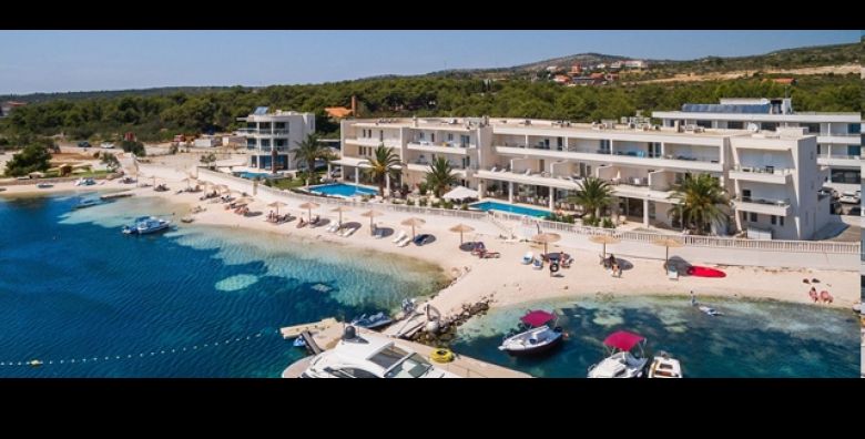 Uskrsnji odmor u Perla Resortu Rogoznica 2 nocenja s polupansionom za dvoje uzivanje u grijanom bazenu i fitnessu na otvorenom Dijete do 6 godina GRATIS Proljece koje se ne propusta 