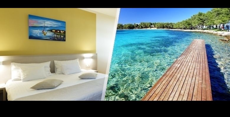 PROLJETNA AVANTURA u Crvena Luka Resortu 4  2 nocenja s POLUPANSIONOM za 4 odraslih i 2 djece  GRATIS 4 ULAZNICE za FUN PARK DALMALAND Obiteljski odmor uz SPA i unutarnji bazen u Biogradu na Moru 