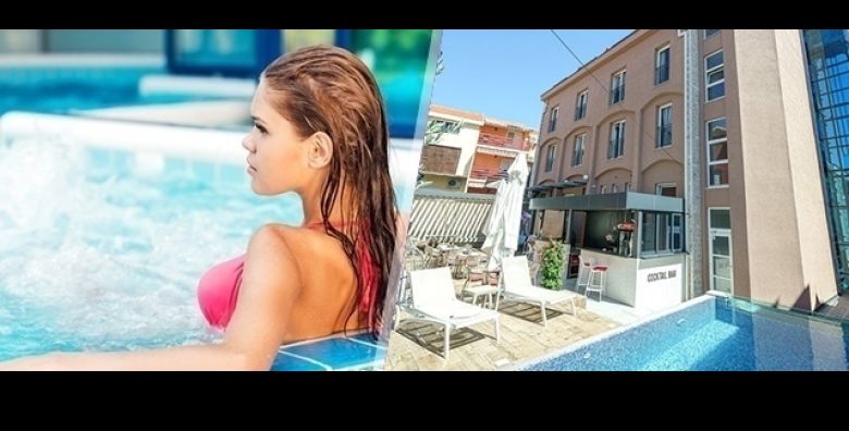 RELAX OBITELJSKI PRAZNIK RADA uz 2 nocenja u Hotelu Stella Maris u VODICAMA za 2 odraslih i 2 djece GRATIS POLUPANSION uz Chef Baccio vecere i PRIVATNU wellness oazu samo za vas 
