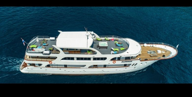  13 16 05  Ambassador Travel: Dozivite luksuzno MINI krstarenje brodom M S Summer iz Trogira do Hvara i Visa 4 dana 3 nocenja za 1 osobu uz polupansion posadu i razglede u kabini po vasem izboru 