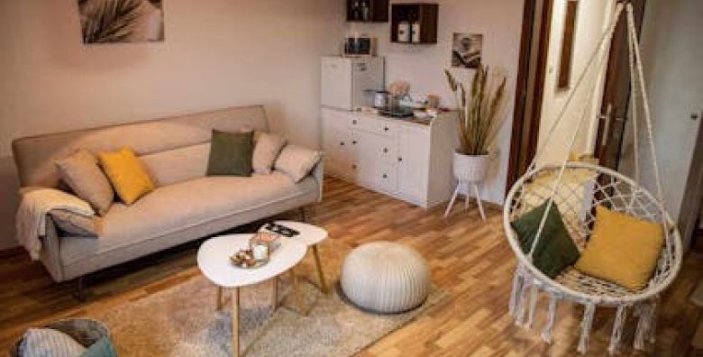 Kucica Soncni hrib  lov na blago Smarjeske Toplice Slovenija  249 €