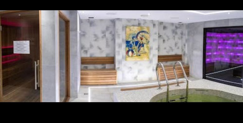 Hotel Azúr  Odmor u Superior obiteljskoj sobi  Siofok Madjarska  359 €