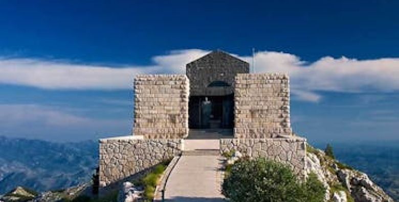 Hotel Rivijera  Obiteljski odmor u Petrovcu  Junior Suite Petrovac Crna Gora Crna Gora  321 €