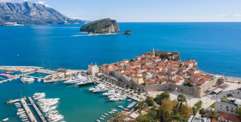 Villa Dvor Kornic  Odmor udvoje u Budvi Budva Crna Gora  114 €