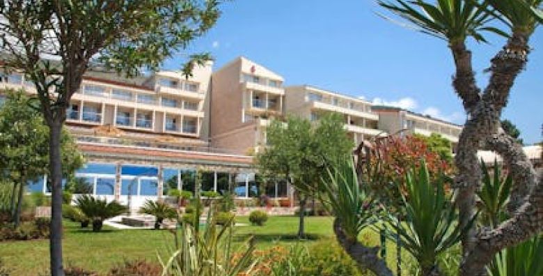 Hotel Palas Petrovac  Jesen na budvanskoj rivijeri Petrovac Crna Gora  335 €