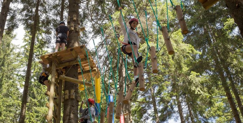 Wellness hotel Montis  Obiteljski paket s adrenalinskim iskustvom medju oblacima Mozirje Slovenija  299 €