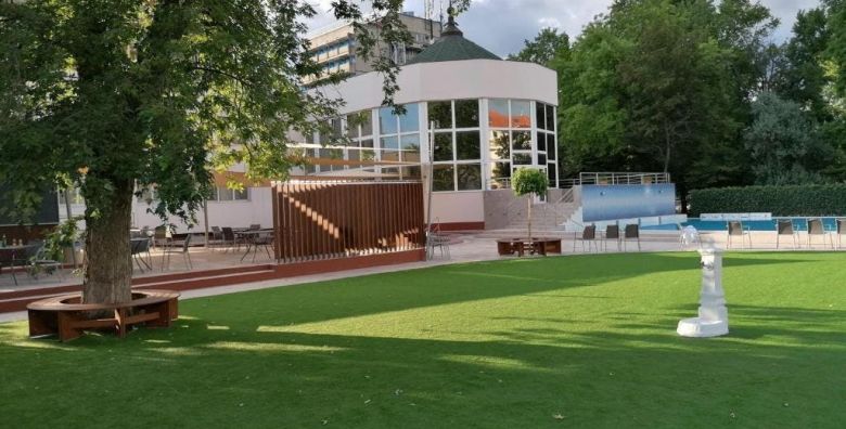 Hotel Baratsag  Termalni odmor Hajdúszoboszló Madjarska  240 €