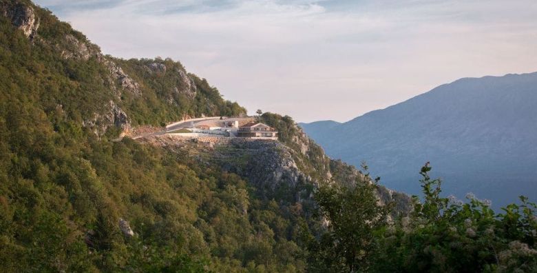 Hotel Sokoline  Odmor u blizini manastira Ostrog  Danilovgrad Crna Gora  150 €