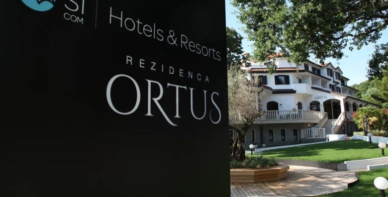 Hotel Rezidenca Ortus  U dvoje s elektricnim biciklima duz slovenske obale Ankaran Slovenija  294 €