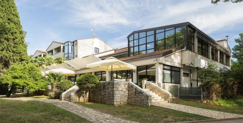 Hotel Flores  Jesenski odmor u Porecu Porec Istra Hrvatska  381 €