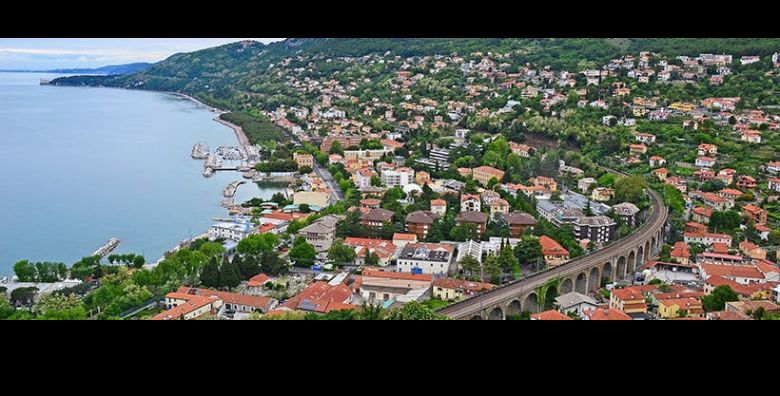 Ljeto u mobilnoj kucici s masaznom kadom u Ankaranu Ankaran Slovenija  320 €