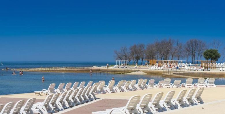 Apartmani Polynesia Plava Laguna  Ljeto u Istri Umag Istra Hrvatska  152 €
