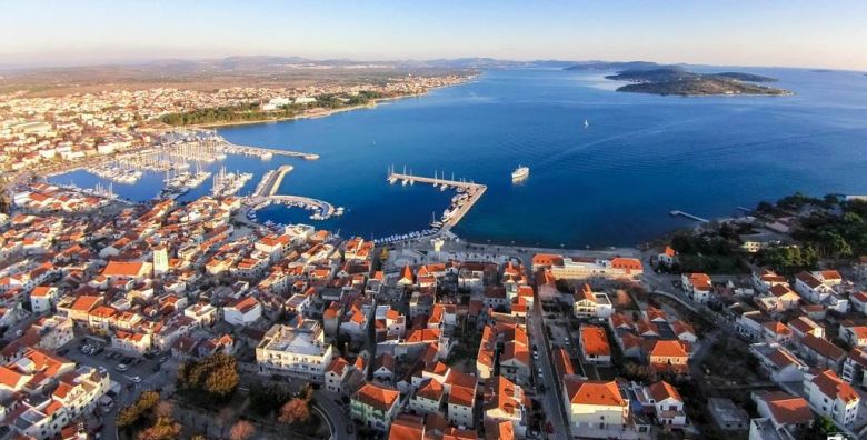 Apartmani Villa Oaza  Kraj ljeta u Vodicama  Apartman Maslina Vodice Dalmacija Hrvatska  392 €