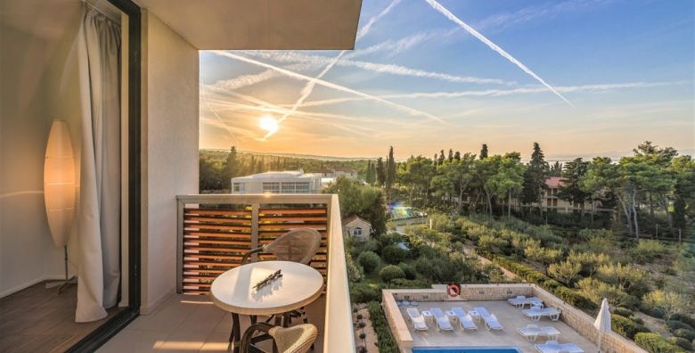 Aminess Vival Velaris Resort  Obiteljski odmor na Bracu  Posebna akcija Supetar otok Brac Dalmacija Hrvatska  175 €