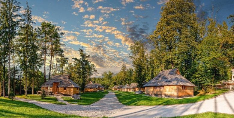 Slovenia Eco Resort  Glamping kucica Stahovica Kamnik Slovenija  90 €