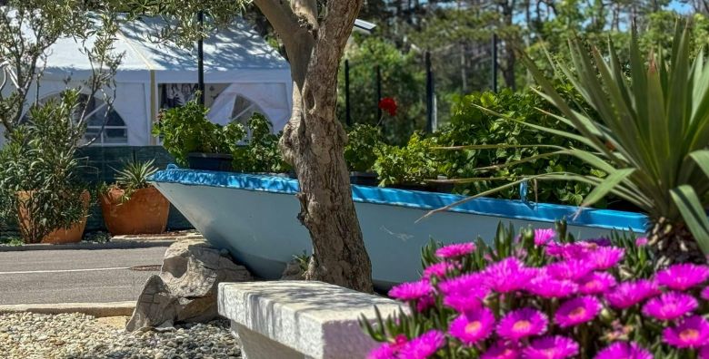 Kamp Tiha Silo  Jesenski odmor na Krku Silo otok Krk Hrvatska  122 €