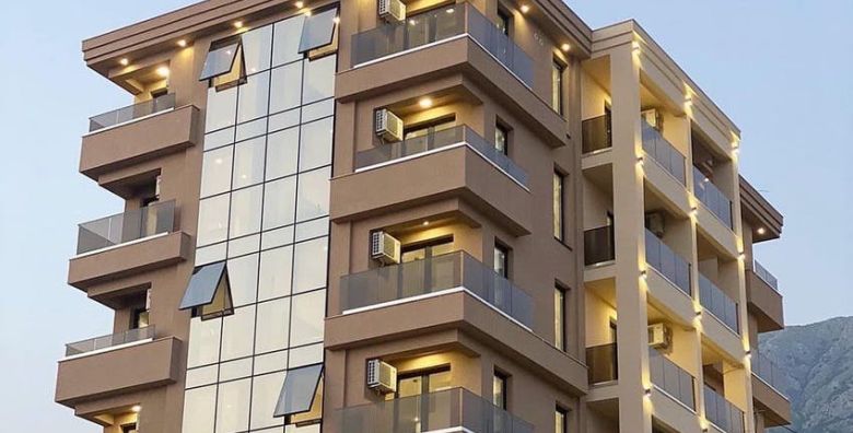 Hotel D iman  Vrhunski odmor  Dobre Vode Crna Gora  209 €