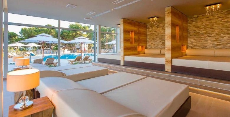 Amadria Park Kids Hotel Andrija  Obiteljski paket zabave  Aquapark Sibenik Dalmacija Hrvatska  865 €