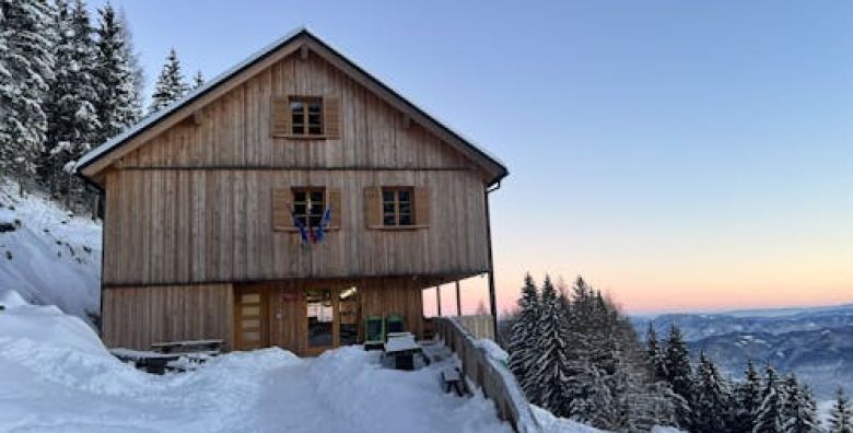 Mozirska kuca na Goltama  Zimski odmor u prirodi Mozirje  Slovenija  130 €