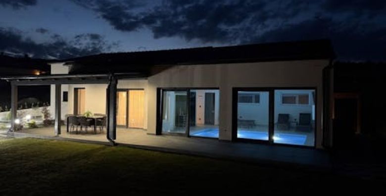 Villa Granea Sveti Martin  Odmor u vili s vlastitim unutarnjim bazenom i saunom Sveti Martin na Muri Hrvatska  390 €