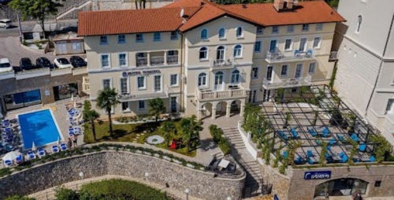 Hotel Domino  Carobna Opatija u zimu i proljece za obitelji  Opatija Hrvatska  350 €