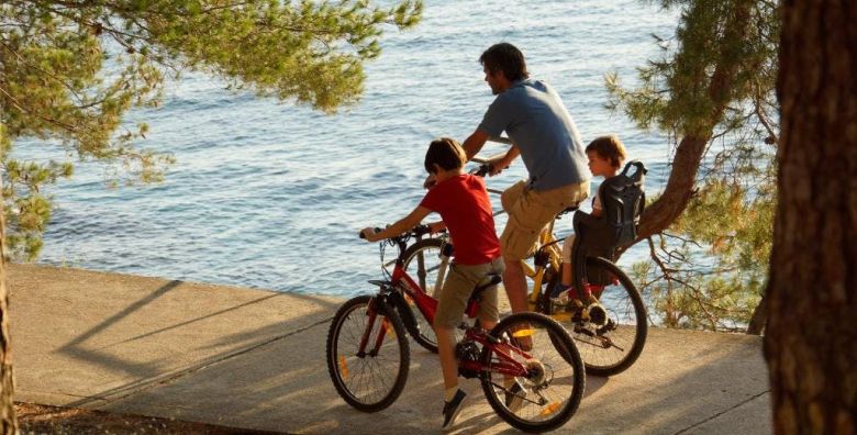 Hotel Aurora Losinj  Obiteljska jesen na Losinju Mali Losinj Hrvatska  350 €