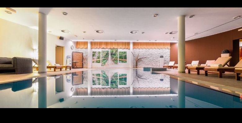 Hotel Punta Vodice  All inclusive jesenski wellness odmor uz masazu Vodice Dalmacija Hrvatska  199 €