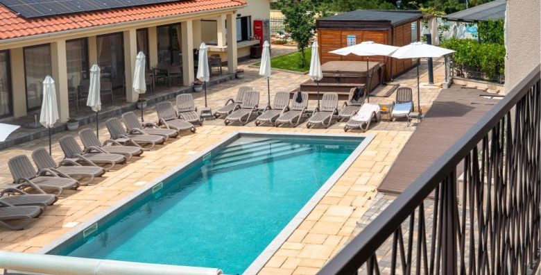 VSG Resort  Jesenski odmor na Krku uz saunu i jacuzzi Klimno Krk Hrvatska  119 €