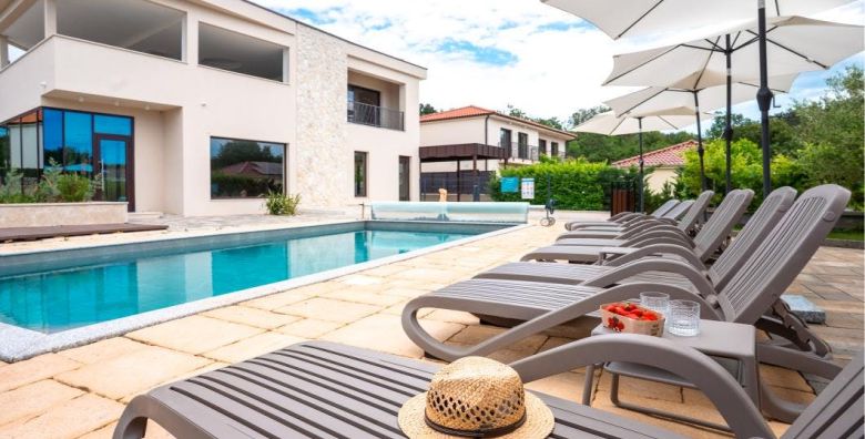 VSG Resort  Jesenski odmor na Krku uz saunu i jacuzzi Klimno Krk Hrvatska  259 €