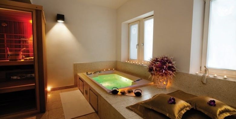 Rimske terme  Adults only  Posebno romanticno opustanje s ukljucenom kupelji tijekom tjedna Rimske Terme Slovenija  339 €