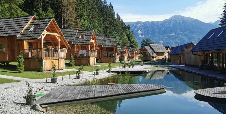 Ribno Luxury Glamping  Jesenska bajka na Bledu  Bled Slovenija  729 €