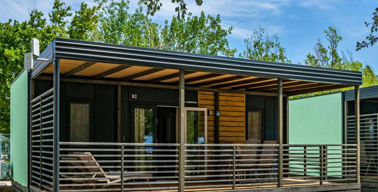 Kamp Almissa  Jesenski odmor u Dalmaciji  Mobilna kucica sa jacuzzijem Adria Superior Omis Dalmacija Hrvatska  169 €