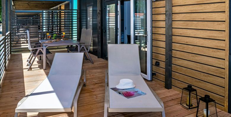 Kamp Almissa  Jesenski odmor u Dalmaciji  Mobilna kucica sa jacuzzijem Adria Superior Omis Dalmacija Hrvatska  149 €