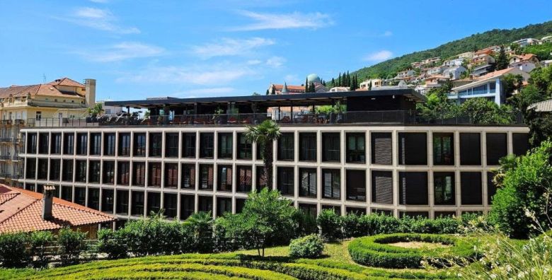 Slastice - Akcija, popust i sniženje. (ponuda: 251559)