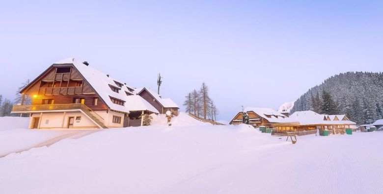 Hotel Krvavec  Kratak planinski odmor na Krvavcu Cerklje na Gorenjskem Slovenija  149 EUR  1x nocenje u dvokrevetnoj sobi za 2 osobe Polupansion dorucak i vecera 