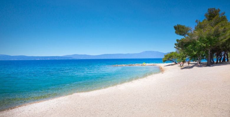 Magal Maradiso Hotel by Aminess  First minute ljeto na Krku Njivice Krk Hrvatska  1 059 EUR  7x nocenje u Comfort dvokrevetnoj sobi u annexu za 2 osobe  1 dijete do 9 99 godina besplatno  Polupansion