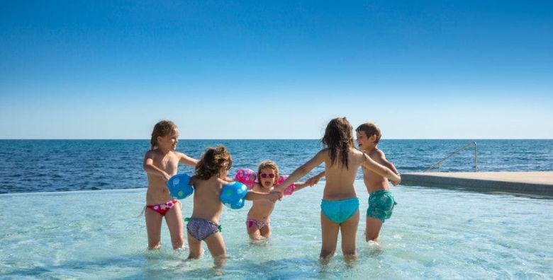 Laguna Maradiso Hotel by Aminess  First minute ljeto u Novigradu Novigrad Istra Hrvatska  1 075 EUR  7x nocenje u dvokrevetnoj Standard sobi za 2 osobe 1 dijete do 9 99 godina besplatno  Polupansion buffet dorucak i vecera 