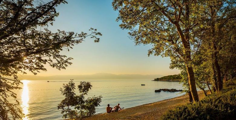 Magal Maradiso Hotel by Aminess  First minute ljeto na Krku u Junior Suite Njivice Krk Hrvatska  1 299 EUR  5x nocenje u Superior junior suiti s balkonom morska strana za 2 osobe 2 djece do 9 99 godina besplatno  Polupansion