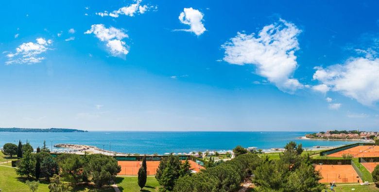 Aminess Vival Maestral Hotel  First minute obiteljsko ljeto u Novigradu Novigrad Istra Hrvatska  2 319 EUR  7x nocenje u dvokrevetnoj Superior sobi s balkonom za 2 osobe 1 dijete do 9 99 godina besplatno  Polupansion dorucak i vecera 