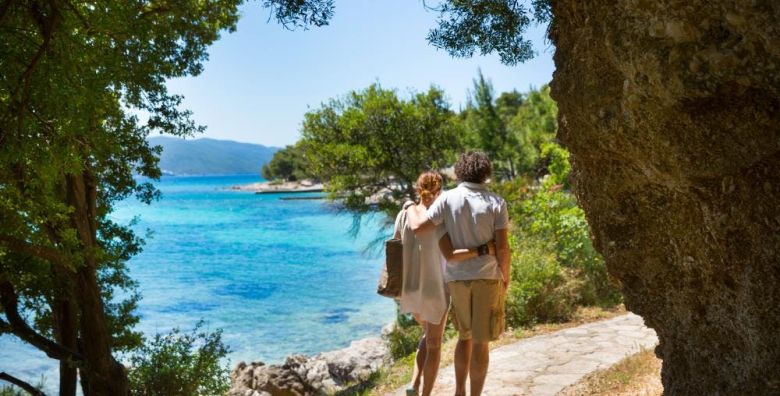 Aminess Younique Bellevue hotel  First minute ljeto za parove u Dalmaciji Orebic Dalmacija Hrvatska  1 449 EUR  7x nocenje u dvokrevetnoj Standard sobi za 2 osobe Polupansion buffet dorucak i vecera 