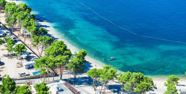 Aminess Style Camping Avalona Resort  First minute ljeto u kampu s 5 zvjezdica  Premium Holiday Home Povljana otok Pag Dalmacija Hrvatska  2 149 EUR  7x nocenje u Premium Holiday Home za do 6 osoba 4 odrasle osobe i 2 djece do 11 99 godina  Koristenje relax bazena i vodenog parka za djecu i odrasle