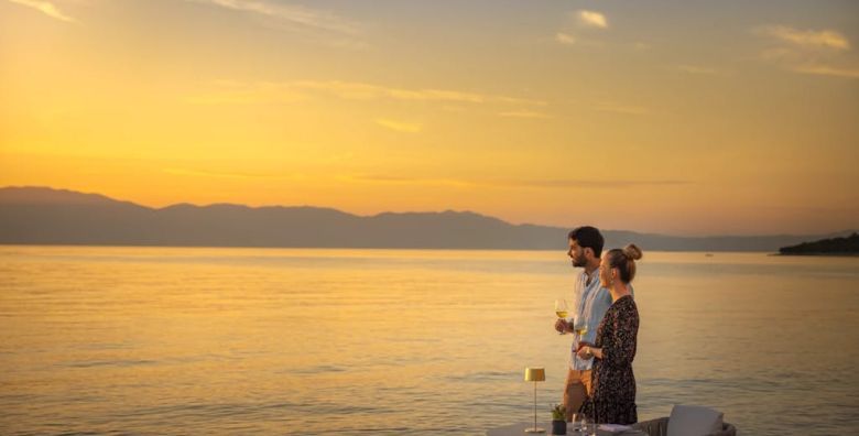 Aminess Style Camping Atea Resort  First minute ljeto u kampu s 5 zvjezdica Njivice Krk Hrvatska  1 719 EUR  7x nocenje u Premium Holiday Home za do 5 odraslih osoba Koristenje bazenskog kompleksa