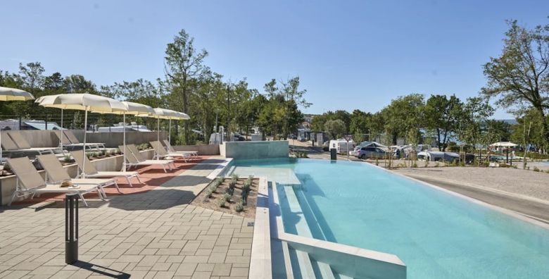 Aminess Style Camping Atea Resort  First minute ljeto u kampu s 5 zvjezdica Njivice Krk Hrvatska  2 265 EUR  7x nocenje u Premium Holiday Home za do 5 odraslih osoba Koristenje bazenskog kompleksa