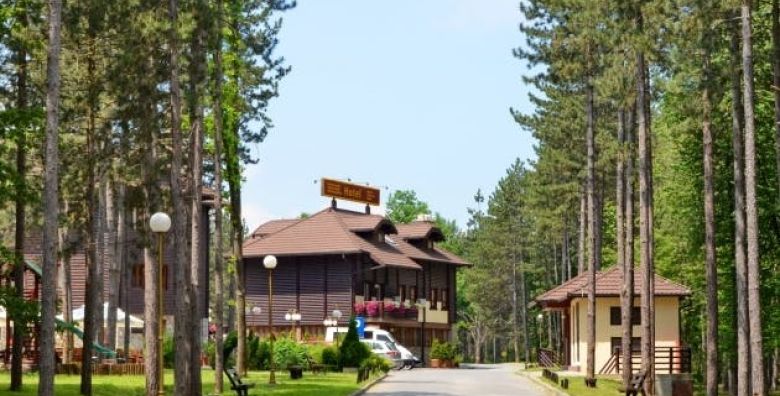 Hotel Zlatiborska noc  Vikend odmor Uzice Srbija  175 EUR  2x nocenje u dvokrevetnoj sobi za 2 osobe 2 djece do 12 godina besplatno  Dorucak