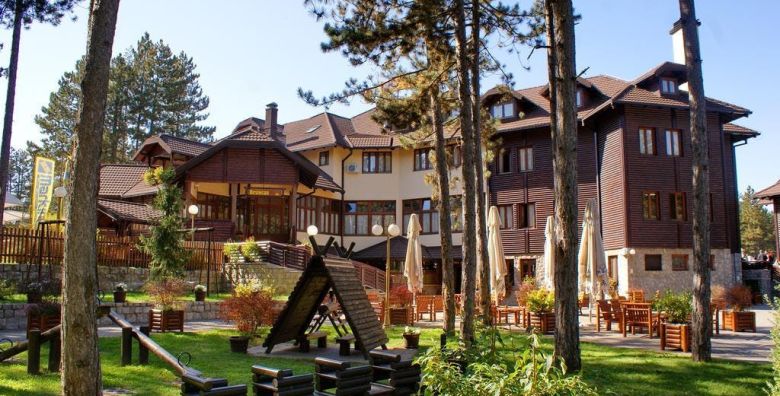 Hotel Zlatiborska noc  Zimski odmor tijekom vikenda Uzice Srbija  245 EUR  2x nocenje u dvokrevetnoj sobi za 2 osobe 2 djece do 12 godina besplatno  Polupansion dorucak i vecera 