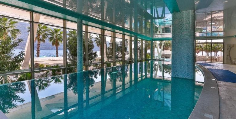 Carine Hotel Kumbor Superior  First minute all inclusive proljece uz more Herceg Novi Crna Gora  122 EUR  1x nocenje u dvokrevetnoj Deluxe sobi za 2 osobe All inclusive